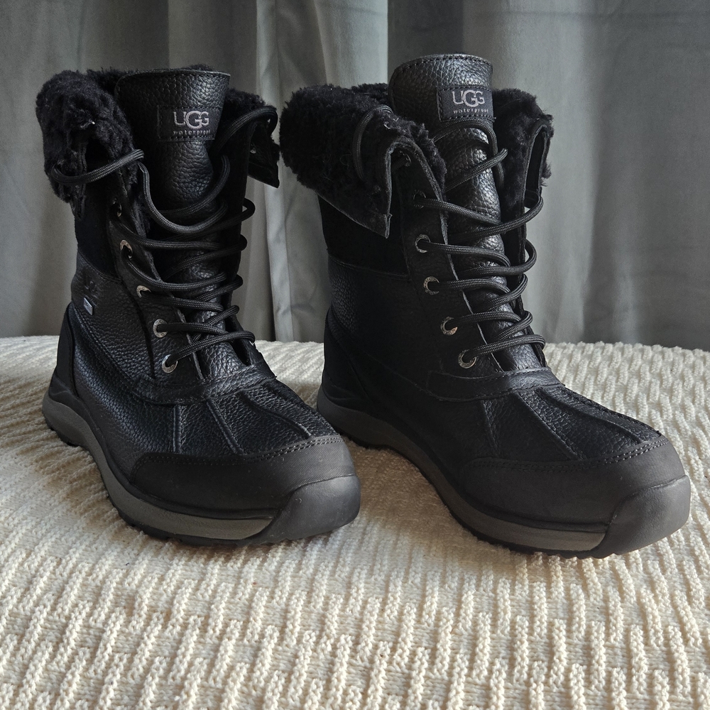 UGG Women's Black Adirondack III